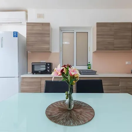 Апартаменты Cozy Apartment, Close To The Sea C4 *