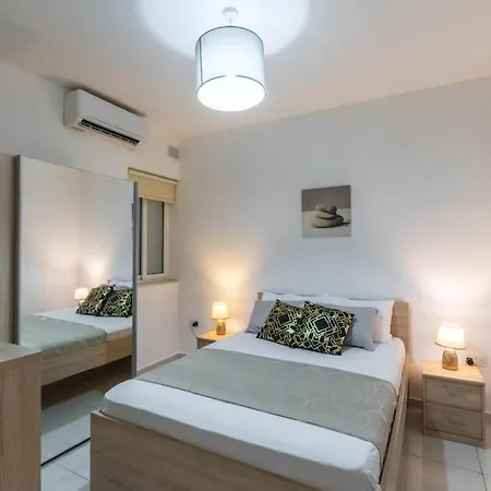 Cozy Apartment, Close To The Sea C4 شقة