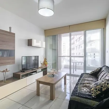 Cozy Apartment, Close To The Sea C4 *