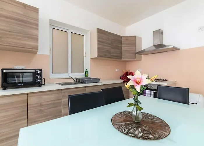 Cozy Apartment, Close To The Sea C4