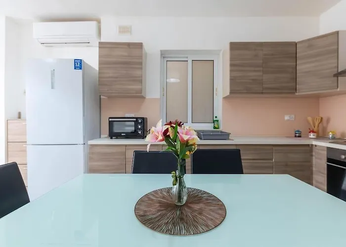 Daire Cozy Apartment, Close To The Sea C4 *