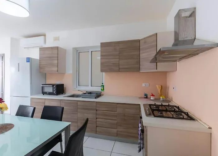 Cozy Apartment, Close To The Sea C4 * St. Paul's Bay