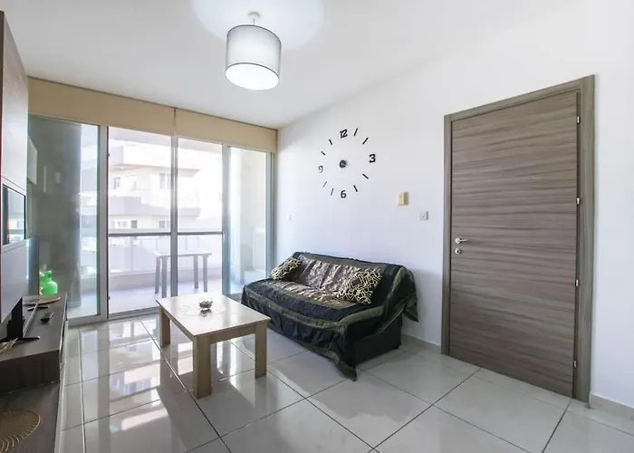 Daire Cozy Apartment, Close To The Sea C4 *