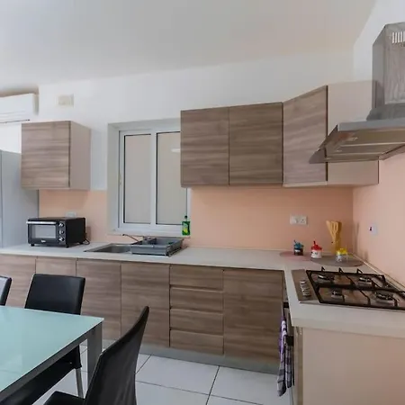 Cozy Apartment, Close To The Sea C4 * St. Paul's Bay
